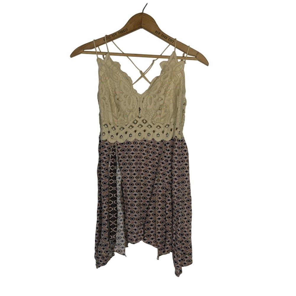 Gimmicks by BKE Women's Flowing Lace Tank Criss Cross Back Adjustable Small tan